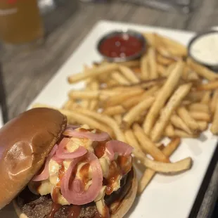 Seasonal Burger (short rib and brisket with mac and cheese, pickled onions, and BBQ sauce)