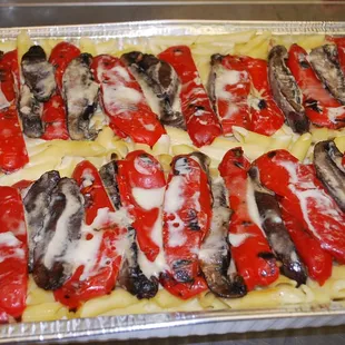 Heat &amp; Eat  Vegan Pasta Alfredo with Roasted Red peppers &amp; Mushrooms