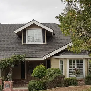 Good looking roof  Owen's Corning Duration Max  the color is called Mesquite