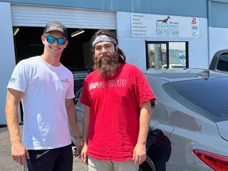 Roadrunner Auto Glass & Window Tint