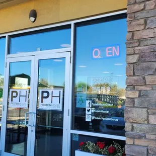 the entrance to the restaurant