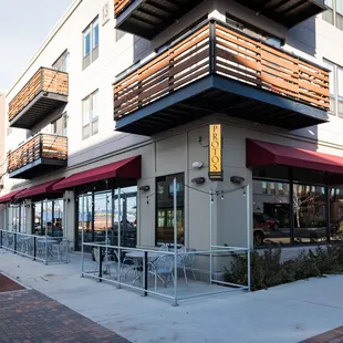 the outside of the restaurant