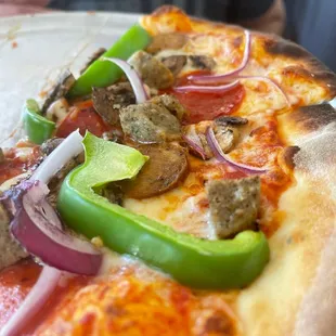 Look at that beautiful pizza. The cheese pull was out of this world but I forgot to take a photo