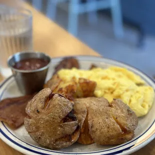 The Golden Child - scrambled egg, smashed potatoes and bacon