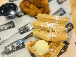 Joella's Hot Chicken - Lexington