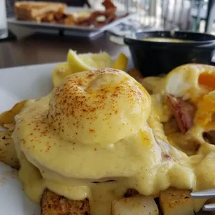 Eggs Benedict