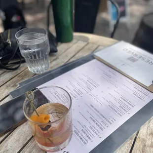 oysters and mussels, drink
