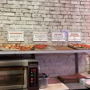 Must try!!! Best pizza by the slice!!