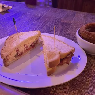 Grilled Pimento Cheese Sandwich