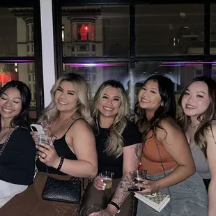 Bottle service table