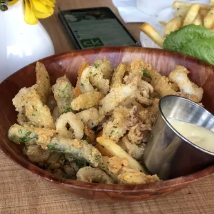 Fried calamari and asparagus