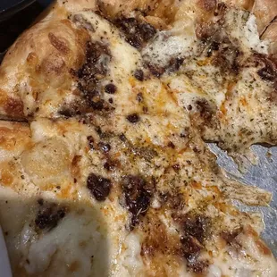 Caleb&apos;s Midnight Delight pizza