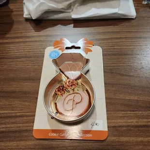 This is the cookie cutters I picked out for my wedding anniversary.(23yrs next month)