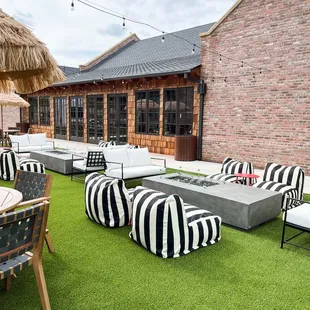 the outdoor seating area