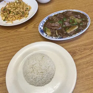 Black Pepper Beef, Burmese Nangyi Rice Noodle Chicken