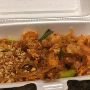 Shrimp pad Thai