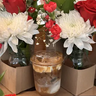 Banana lumpia espresso with beautiful flowers