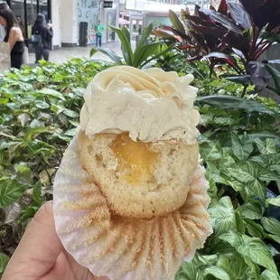 Lilikoi cupcake
