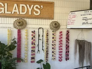 Gladys Lei Stand