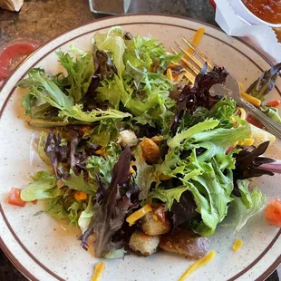 Side salad with vinaigrette