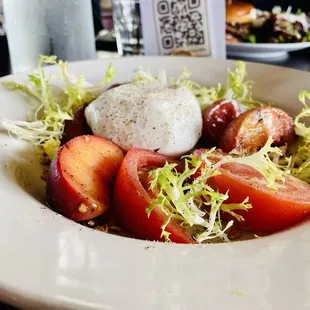 Burrata with Peaches and Tomatoes