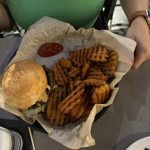 Pub Cheese Burger