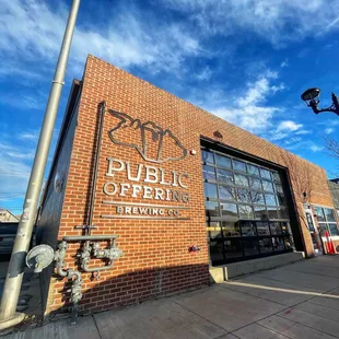 Sitting pretty off Broadway