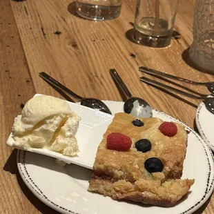 Ooey gooey cake