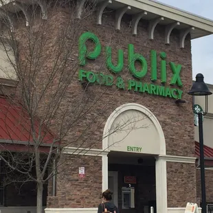 The front of Publix at Ballentyne Town Center