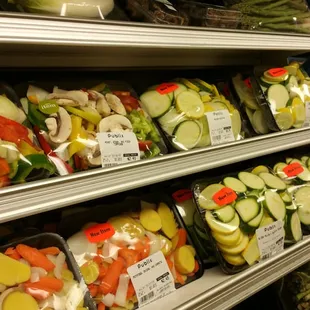 Veggies already cut up wwwwhhhaaattt :)