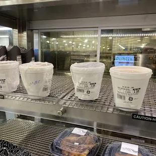 Four hot Mac-n-cheese left at 7:30 pm