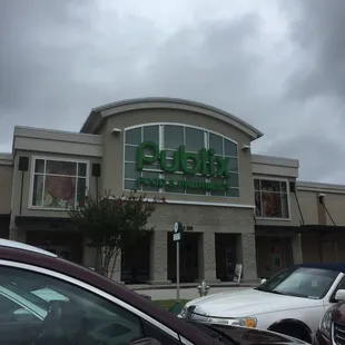 the exterior of a restaurant