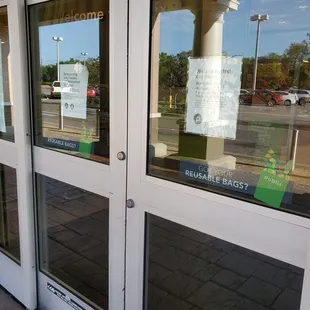 April 2020: Currect store/pharmacy hours are posted