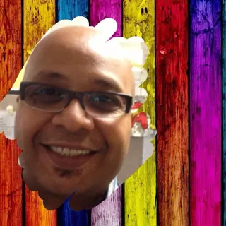 Lorenzo R.