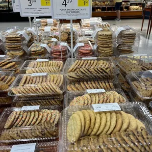 I love the bakery section, everything here is pretty much a slam dunk.