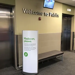 the entrance to the publix