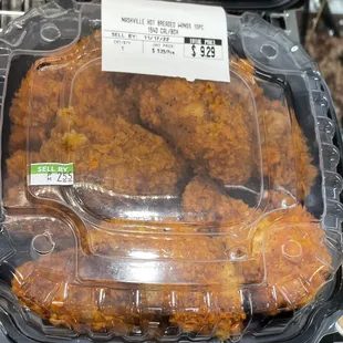 Nashville hot wings, Publix Super Market at Livingston Market, Nov 2022, Livingston &amp; County Line rd, Lutz, North Tampa