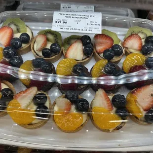 Mini Fruit cake Dessert, Publix Super Market at Livingston Market, Nov 2022, Livingston &amp; County Line rd, Lutz, North Tampa
