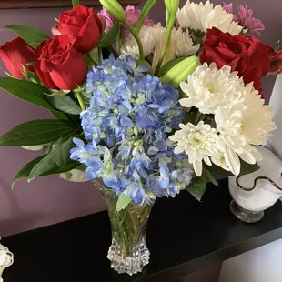March 2020: Fresh flower arrangement from the Floral Dept.