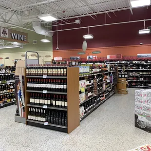Decent sized wine section-- a few organic varieties...