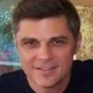 Chris W.