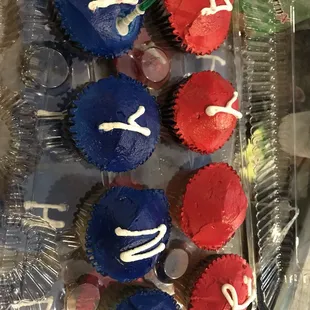 Terrible. Could have made better looking at home for $3. Can't believe this came from a professional bakery on Bayshore Blvd. Never again.