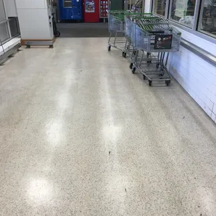 Two days before Xmas, barely a cart to be had. I shouldn't have come here but I needed groceries bad!