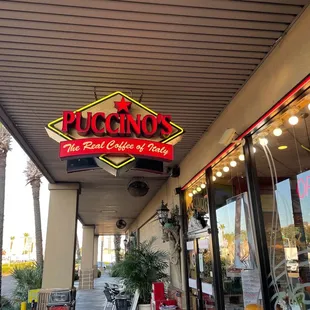 the outside of a restaurant