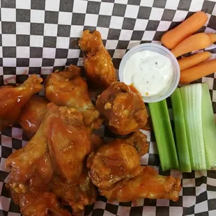 Jumbo wings