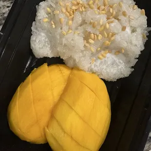 Sticky rice with Mango