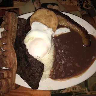 Bandeja Pueblito Viejo (con Chicharron Carne Molida O Asada)