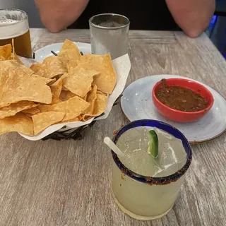 CHIPS & SALSA