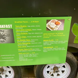 a sign for breakfast