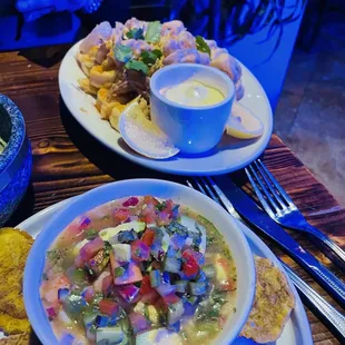Ceviche with tostones and fCALAMARI FRITTO